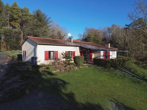 This property is situated on a hill and both houses enjoy beautiful views over the valley. The 1980s main house is a sous-sol with a garage. The large living-dining room has access to the large terrasse which is the perfect setting for a barbeque. Fu...