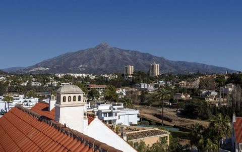 Located in Nueva Andalucía. Fully refurbished penthouse duplex in La Maestranza, closed development with 24 hours security, very well maintained gardens and green areas with 2 pools (one of them heated). Light and bright property, situated in the mid...