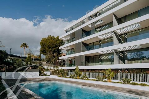 The 23 high-quality flats in the Mar Adalt apartment building are characterised by their modern, open-plan layout. Great emphasis was placed on the connection between inside and outside. The flats have spacious terraces, the penthouses have accessibl...