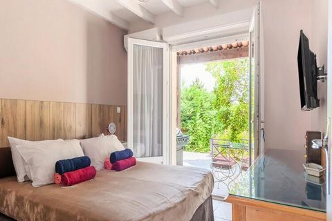 Callian (83- VAR France) Villa with Pool near Lake Saint-Cassien in Callian, Var Welcome to this villa located in the charming town of Callian, near the magnificent Lake Saint-Cassien, offering an idyllic setting for a memorable vacation in the Var. ...