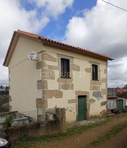 Rustic detached villa for sale Just 5 minutes from Seia, at the foot of Serra da Estrela we find this nice villa with enormous potential whether for investment or housing. In need of refurbishment, this ground floor and 1st floor villa also has a hug...