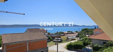 ZADAR - SVTI PETAR NA MORU - APARTMENT HOUSE WITH 5 APARTMENTS ONLY 70 M FROM THE SEA We present to you an apartment house with 5 apartments, located only 70 meters from the sea. The house extends over three floors: ground floor, first floor and high...