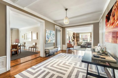 A grand and gorgeous Classic 8-into-7 prewar home with warm and sunny open southern exposures and an elegant classic layout, all in a coveted full-service cooperative one block from Central Park on the prime Upper East Side. A desirable line for its ...