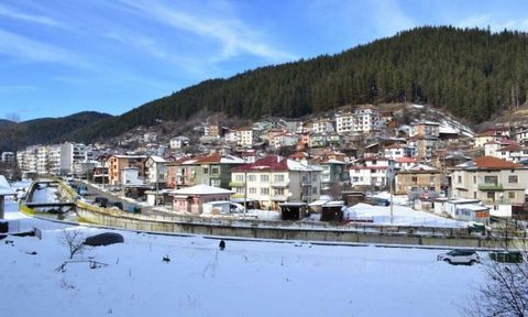 SUPRIMMO Agency: ... We present a two-bedroom apartment for sale in the popular ski resort of Chepelare. Location The location is convenient for living and recreation, next to the winter center for primary education in the Dyertevoto area, the childr...