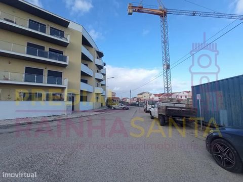 2 bedroom apartments with garage, 300 meters from beaches. - Kitchen with thermolaminate furniture and granite top. Equipped with extractor fan, oven and hob. - Bedrooms and hallway with floating floors -Equipped with electric aluminum shutters - Pre...