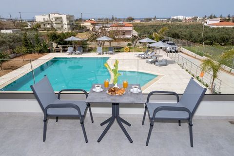 Le appartement à Agios Markos possède 2 chambre(s) et Capacité pour 6 personnes (max. 5 adultes). Logement de 75 m² meublé avec goût et moderne, avec vue sur la mer et la montagne. La location se trouve à 500 m du super-marché 