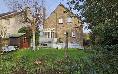 Votre conseiller Noovimo Benoit BARRE ... ... vous propose: NE PAS MANQUER CETTE OPPORTUNITE ! Emplacement de qualité, située à proximité du bourg. Cette maison offre un cadre unique pour réaliser votre projet immobilier. Caractéristiques principales...