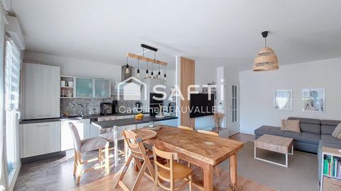 Découvrez ce bel appartement familial situé à Saulx-les-Chartreux, à proximité immédiate des écoles, commerces, parcs et principaux axes routiers. Avec ses 67 m² d'espace soigneusement rénové, ce bien offre un cadre de vie à la fois chaleureux et mod...