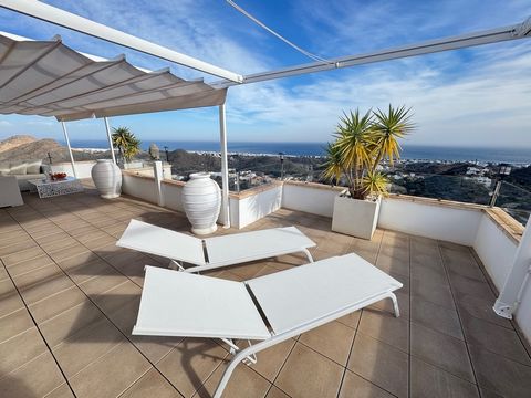 Este impresionante apartamento está situado en el corazón del encantador pueblo de Mojácar, y ofrece impresionantes vistas de la costa mediterránea que se extiende desde Garrucha hasta Macenas. Con dos amplios dormitorios, un baño moderno, estacionam...