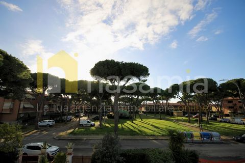 Discover this charming 57 sqm apartment, just 5 minutes walk from the beautiful beach of Marina di Grosseto, immersed in a quiet and green area, surrounded by pine trees and on a private road that guarantees serenity and privacy. The property is loca...