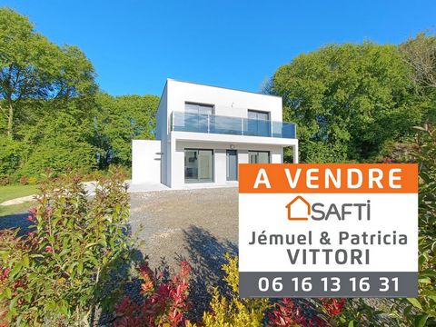 Venez poser vos valises dans cette maison neuve, édifiée sur un beau terrain hors lotissement de plus de 900m². Construite en 2023, elle bénéficie d'une architecture moderne et d'un aménagement intérieur fonctionnel. Vous pourrez personnaliser l'espa...