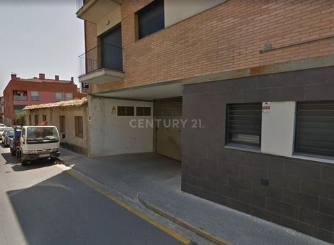 Are you interested in buying a parking space in Sant Antoni de Vilamajor? This is a great opportunity to acquire a 23m² parking spot on Enric Granados Street, just 2 minutes from the Town Hall and surrounded by a variety of services, in the province ...