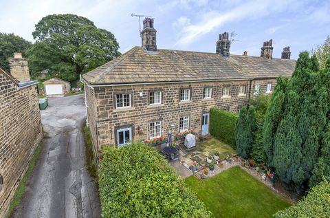 This charming grade two listed stone-built period cottage located in the heart of the highly desirable village of Harewood. This inviting property boasts modern interiors, spacious rooms, and a luxurious feel throughout. In addition, there is a fanta...