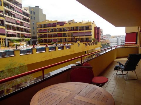 Great well-presented apartment for sale in Puerto Santiago, located on the third floor with elevator. The apartment has 60m2 interior, distributed in 3 double bedrooms, 2 family bathrooms (one en suite), open-plan kitchen with dining room and a spaci...