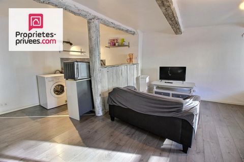 Votre conseiller immobilier Propriétés Privées Hakim Mouradi vous invite à découvrir en exclusivité à Draguignan, 83300 : Appartement type studio situé au 4eme étage d'un immeuble situé Rue des Marchands à Draguignan , à proximité des commodités. D'u...