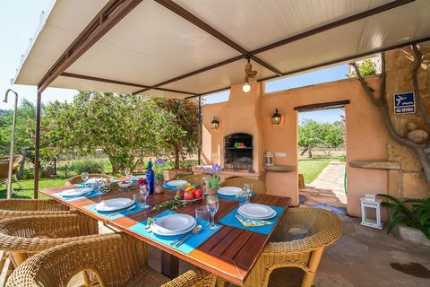 This beautiful rural finca near Puerto de Pollença offers the perfect opportunity to spend a dream holiday in the middle of nature and only a few kilometres from the beach. The house has a well-kept and large outdoor area with several furnished terra...