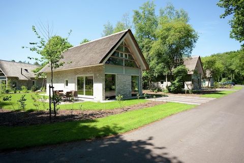 Les différents types, de nouveaux bungalows et villas sont réparties dans le parc. Vous avez le choix entre un bungalow plain pied pour 4 pers (NL-7963-01), une villa 6 pers. (NL-,7963-02), une villa bien être avec sauna infrarouge pour 2 pers. et un...