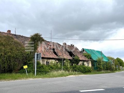 Looking for a new project? The offered plot of land in Hohenahlsdorf in Niederer Fläming offers unique development potential on an area of approx. 7,000 m². Once the site of seven historic terraced houses, these are now ready for renovation and redes...