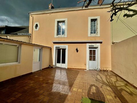 MAISON 4 CHAMBRES- DOUBLE GARAGE- CHAMBRE DE PLAIN PIED