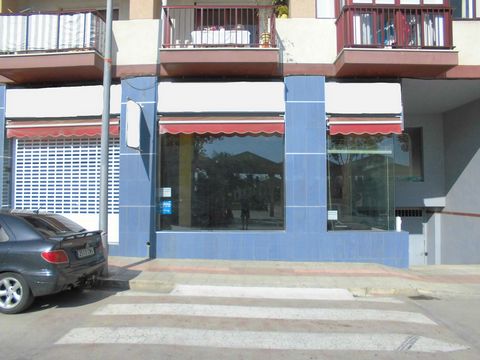 Located in the heart of Calpes town center, this spacious 196 m² commercial premises is the perfect opportunity to start your business in a strategic area with high foot traffic. The open-plan space offers great versatility, adapting to multiple comm...