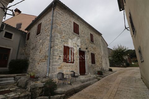 Location: Istarska županija, Gračišće, Gračišće. Istria, Gračišće, renovated stone house in a row. We are selling a beautiful autochthonous stone house in the heart of Istria. The house consists of 2 apartments with a total area of 123.51 m2, one of ...