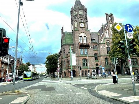 Dit lichte en moderne 3-kamer appartement is gelegen op de begane grond van een goed onderhouden appartementencomplex, dat in 2020 volledig is gerenoveerd. Het appartement biedt een comfortabele en stijlvolle woonsfeer op een van de meest gewilde loc...