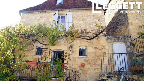 A32891TPK24 - Ein ideales Ferienhaus zum Abschließen und Verlassen mit eigenem Garten im charmanten und historischen Bergdorf Domme. Dieses möblierte und kürzlich renovierte Steinhaus mit 3 Schlafzimmern und 2 Bädern erstreckt sich über drei Etagen u...