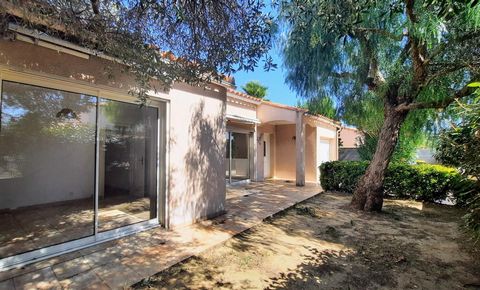 Villa 4 faces de plain-pied avec piscine chauffée