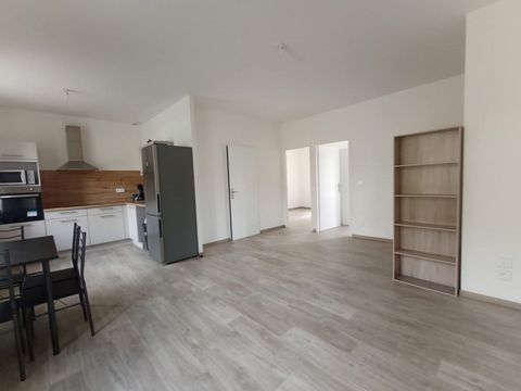 TROP TARD C'EST LOUE !!! Idéalement bien situé, à proximité immédiate des arrêts de bus et des commerces, au sein d'un petit immeuble sécurisé, au rez-de-chausséee, venez découvrir cet appartement T3 lumineux d'une surface de 53 m2. L'appartement se ...