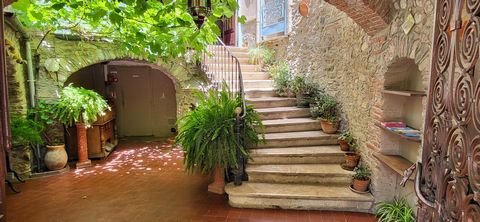 Magnifique immeuble historique du 18ème siècle