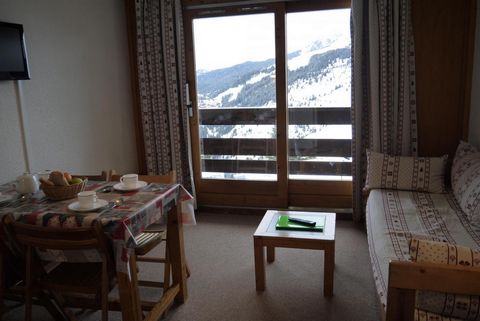 The Residence Lac Blanc is in the Laitelet area of Méribel-Mottaret. The residence is right at the foot of the slopes and close to the shops. The Ski Lift 