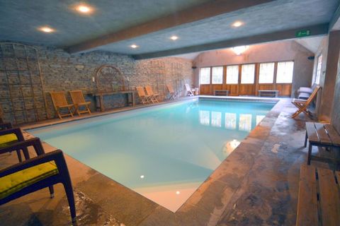 This beautiful holiday home is located in a Natura 2000 area in the Ardennes. The house has 9 bedrooms and can accommodate 16 people, ideal for a group of friends or several families. The pet-friendly house has an indoor pool, a pond and a sauna. Acc...