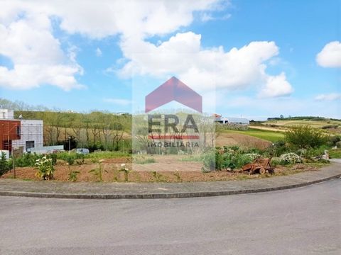 Plot of land with 213m2, for the construction of a semi-detached house, with an area of ??100m2 and a construction area of ??180m2, plus 100m2 of basement and 30 m2 of annex. Quiet area with several services and shops, 5 minutes from the village of L...