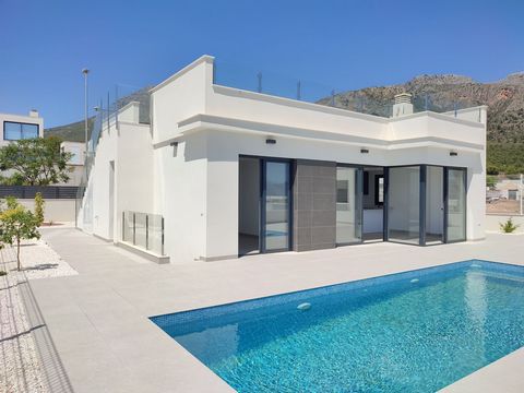 Nieuwe promotie van vrijstaande villa's in Polop de la Marina, in de wijk La Alberca. Spectaculaire huizen met 3 slaapkamers, 2 badkamers, solarium, privézwembad van 8 x 3 meter, buitenbarbecue, tuin en prachtig uitzicht op de zee en de bergen. De hu...
