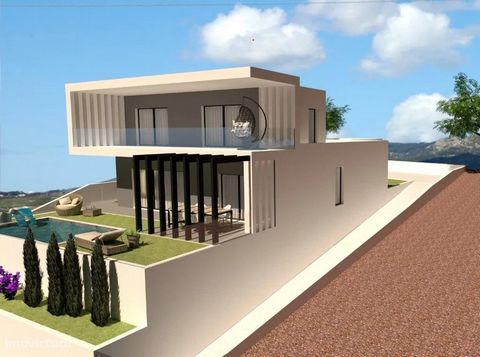 Excellent plot for construction of detached villa inserted in an allotment with infrastructures already ready located in the town of Monte Redondo in Penacova 15 minutes from coimbra b station, do not miss this opportunity!
