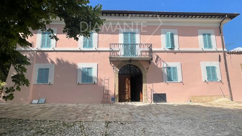 SPOLETO (PG), surroundings: 19th century villa of about 500 sqm on three levels, comprising ground floor - entrance hall, living room, dining room, kitchen, study, bedroom, two bathrooms, storage room, porch and storeroom; first floor - living room w...