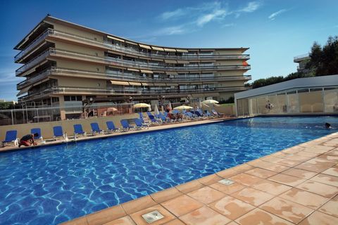 Your residence: In a quiet area facing the marina, the Pierre & Vacances Heliotel Marine residence is ideally situated just 100 meters from the beaches. The residence offers a swimming pool (coverable), a children's pool, 2 tennis courts and a playgr...