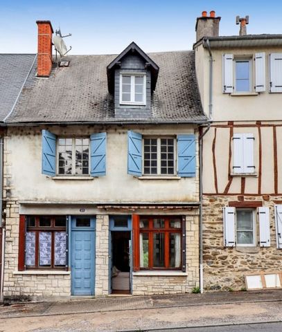 Placed in the stunning town of Uzerche, known as ‘the pearl of the Limousin' is this pretty 3 bedroom stone house with rear balcony taking in the stunning views of the countryside and the historical town. Entering the house you arrive into a very spa...