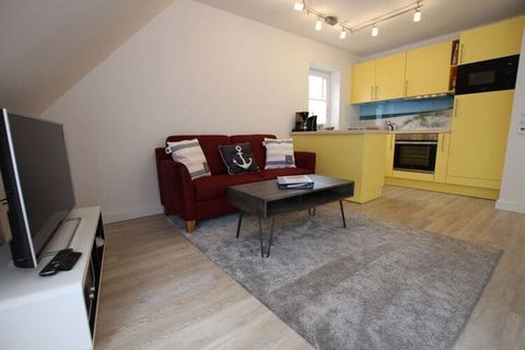 Cet appartement en duplex récemment rénové se trouve au 1er étage d'un petit immeuble dans un endroit calme du quartier de Bad à la périphérie de St.Peter-Ording. Vous pouvez sentir immédiatement que l'attention a été portée aux détails et vous obten...