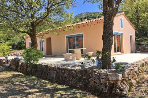 This 3-bedroom holiday home in Aiguines is close to Gorges du Verdon and features a terrace and barbecue for fun evenings. Ideal for a group of 6 or families with children. The lake Sainte-Croix at 1 km has lovely beaches to enjoy boating, swimming a...