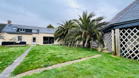 Dpt Finistère (29), à vendre PONT L'ABBE maison de type 8 de 133 m² habitable - Terrain de 520 m² - Carport - Dépendance