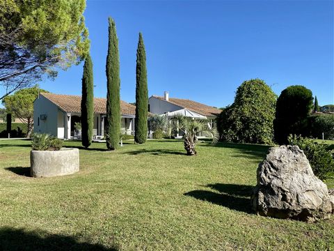 Ideally located on the outskirts of the sunny region of Provence, in the dynamic village of Piolenc, this superb property offers a strategic location, this house represents a unique opportunity. Nestled in an economic and residential development dist...