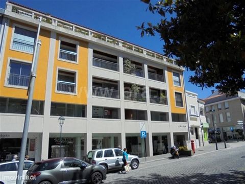 Office in Fafe Excellent store with: Area of 29 m2, Balcony with 6 m2, Unobstructed views of the city centre, Private bathroom, Air conditioning. Parish of Fafe Fafe is the county seat and has a population of about 15,703 inhabitants, according to th...
