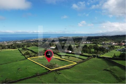Land in São Vicente Ferreira with 3960 m2 WHY BUY WITH KELLER WILLIAMS? WHEN YOU CHOOSE KELLER WILLIAMS, YOU GET: • A real estate agent and connoisseur of the market • A compromise under negotiation and without your interest • The possible tools to e...