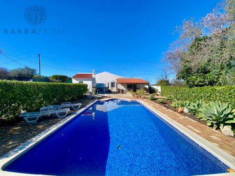 4 bedroom villa with pool and garage - São Brás de Alportel Typical Portuguese farmhouse-style villa located in the countryside just 7 minutes' drive from the centre of São Brás de Alportel. It was renovated in 2016. It benefits from plenty of natura...