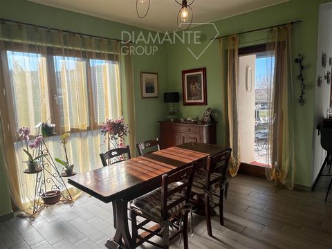 CASTIGLIONE DEL LAGO (PG): First floor apartment of approximately 110 sqm, served by an elevator, consisting of: large living room and eat-in kitchen, both with access to the balcony with utility room, two double bedrooms, one with a terrace, single ...