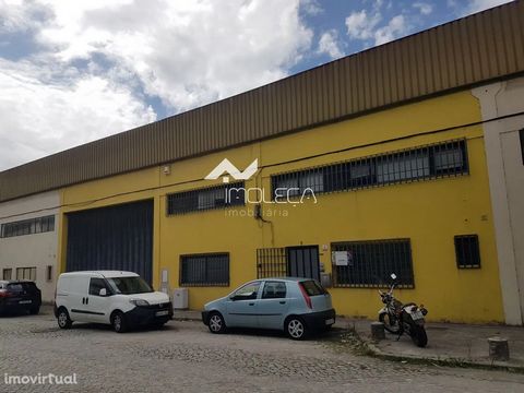 Warehouse in Leça da Palmeira. Excellently well located, as it is about 500mts from MAR shopping, as well as other medium and large shopping areas, from the A28, A41, A4, A3, VRI, etc. This property, intended for industry and/or warehouse, is in perf...