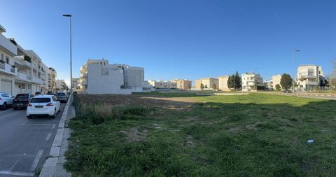 PUGLIA - BARI - NOICATTARO - VIA I MAY We offer for sale building land exclusively for residential use, with a surface area of 563 square meters and the possibility of immediate construction of up to 1,547 cubic meters to create exclusive and comfort...