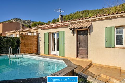 The Agence du Sud offers you this charming single-storey house T4 semi-detached about 90m2 of living space on a plot of 310m2, neat and up to date. It is located in a dead end, in a small quiet subdivision, not overlooked, in a dominant position and ...