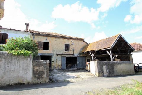 Authentic cellar to renovate or transform into housing. The ground floor is composed of 3 rooms for a total area of 150 m2 and convertible attic with great height on the entire surface of the ground floor. You will also find an adjoining awning of 45...